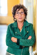 Portraitfoto Evelyn Kölli